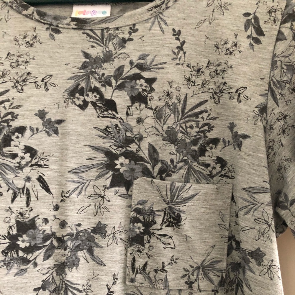 Lularoe gray floral Carly large